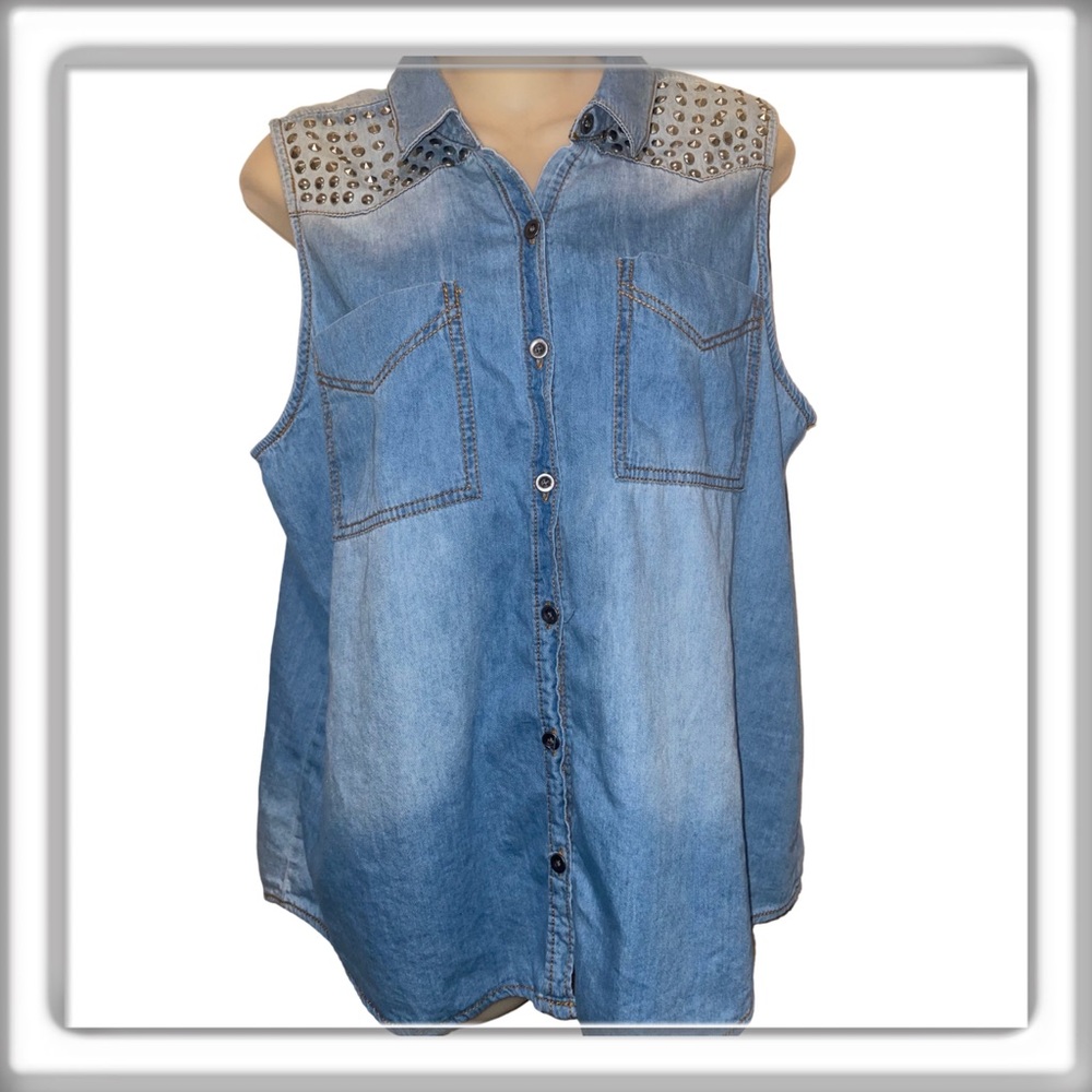Mudd Sleeveless Studded Denim Button-Up Top Light Blue XL